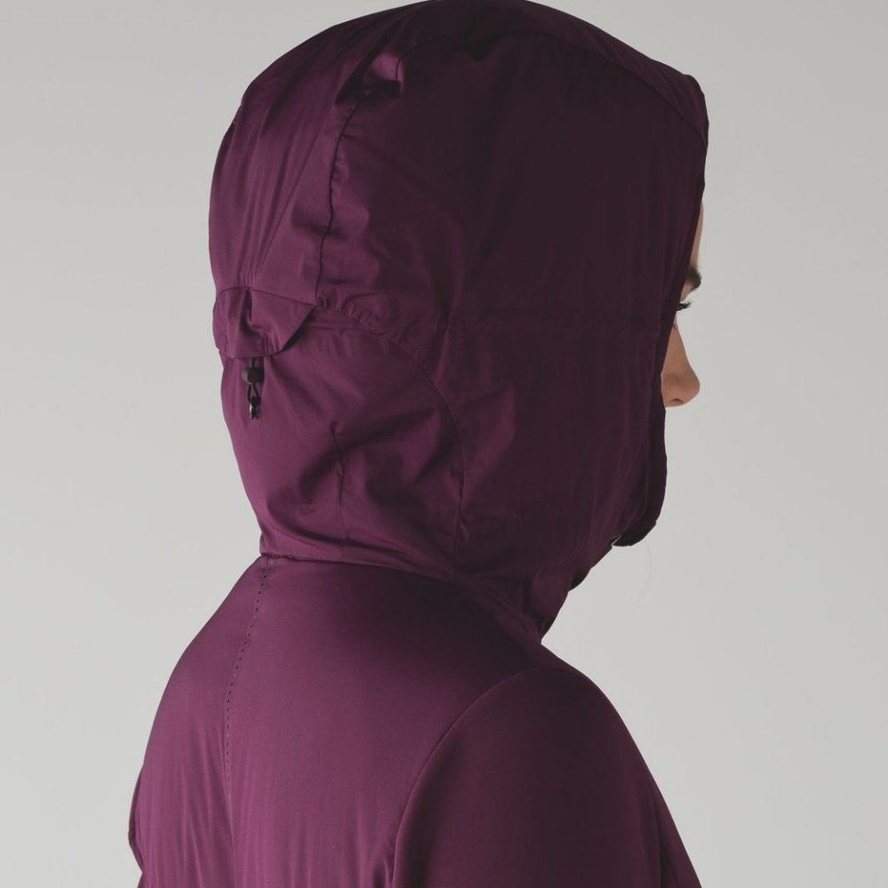 Lululemon Run For Cold Pullover Plum - image 4